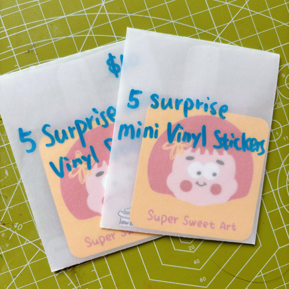 5 Surprise Mini Vinyl Stickers